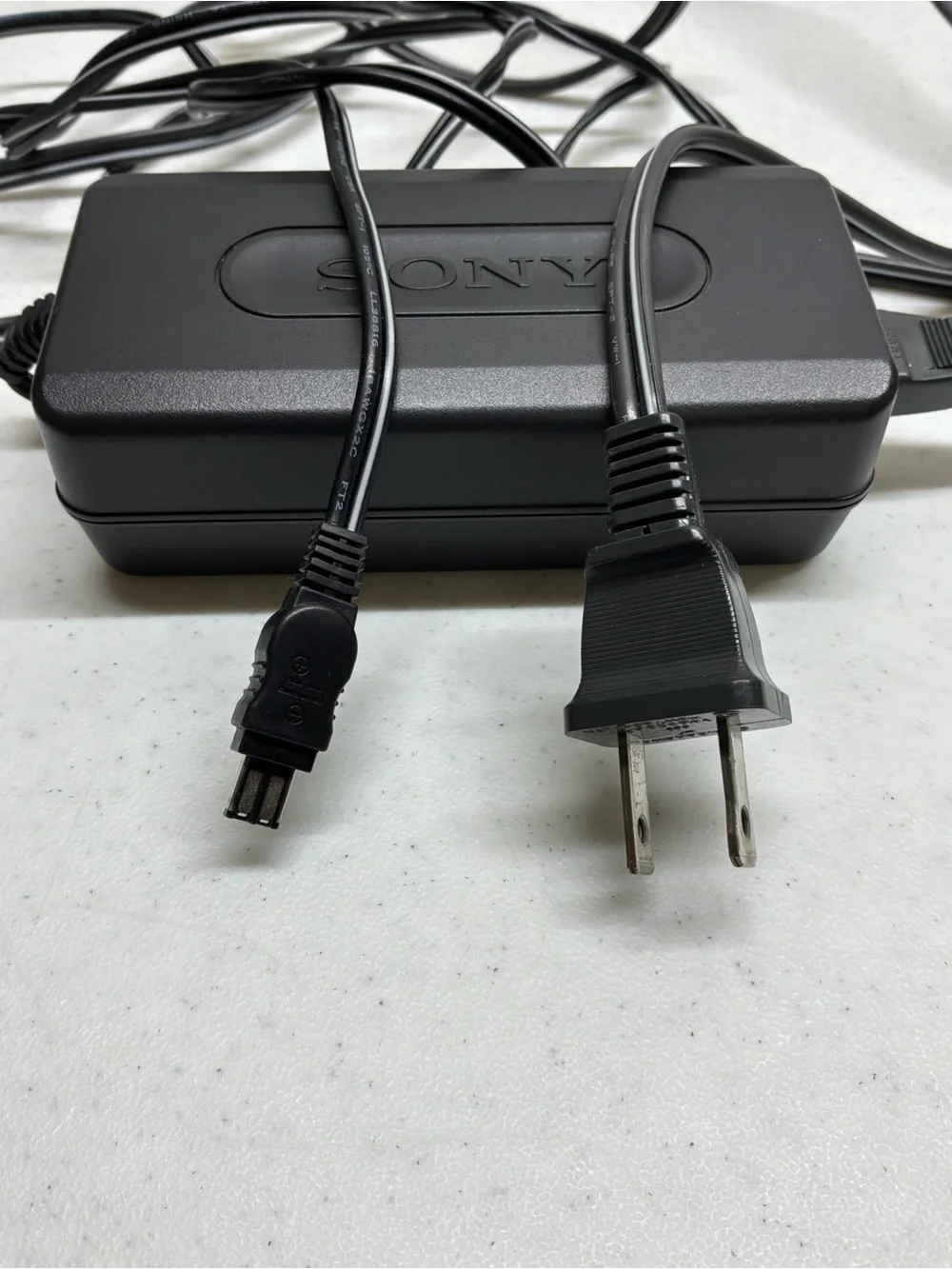 100% Original Sony AC Power Adapter Model No. AC- L 10A AC-L10A